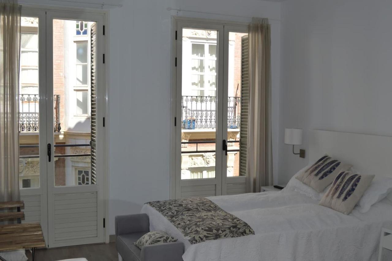 Modern Studio Flat Close To Plaza Merced Malaga Exterior photo